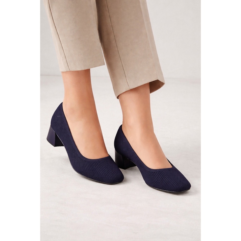 Vivaia Melody Pro Navy Blue Ribbed Knit Square Toe Block Heel Pumps‎ EU 38 US 7